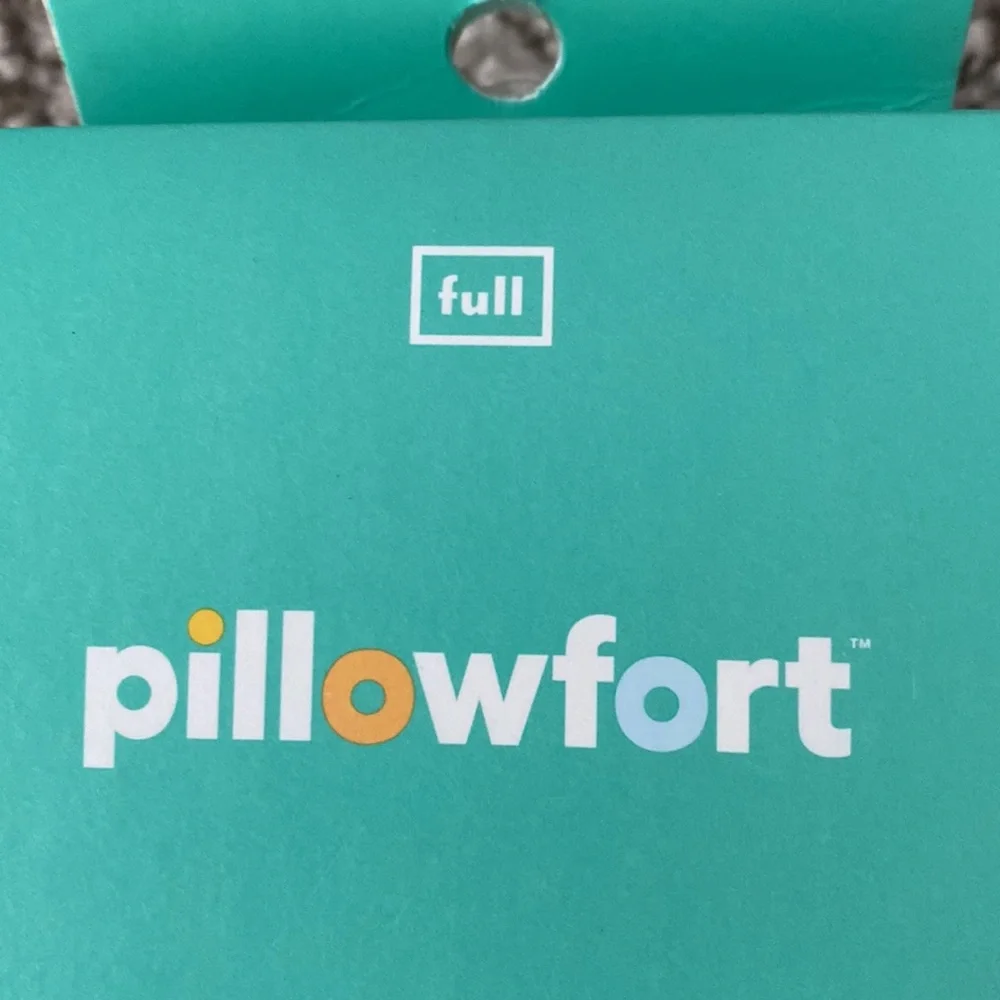 Pillowfort light gray full flat sheet